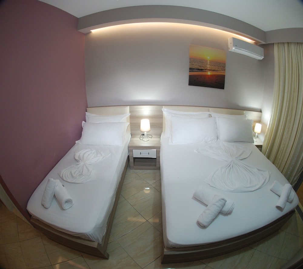 Deluxe Triple Room, Sea View photo 3