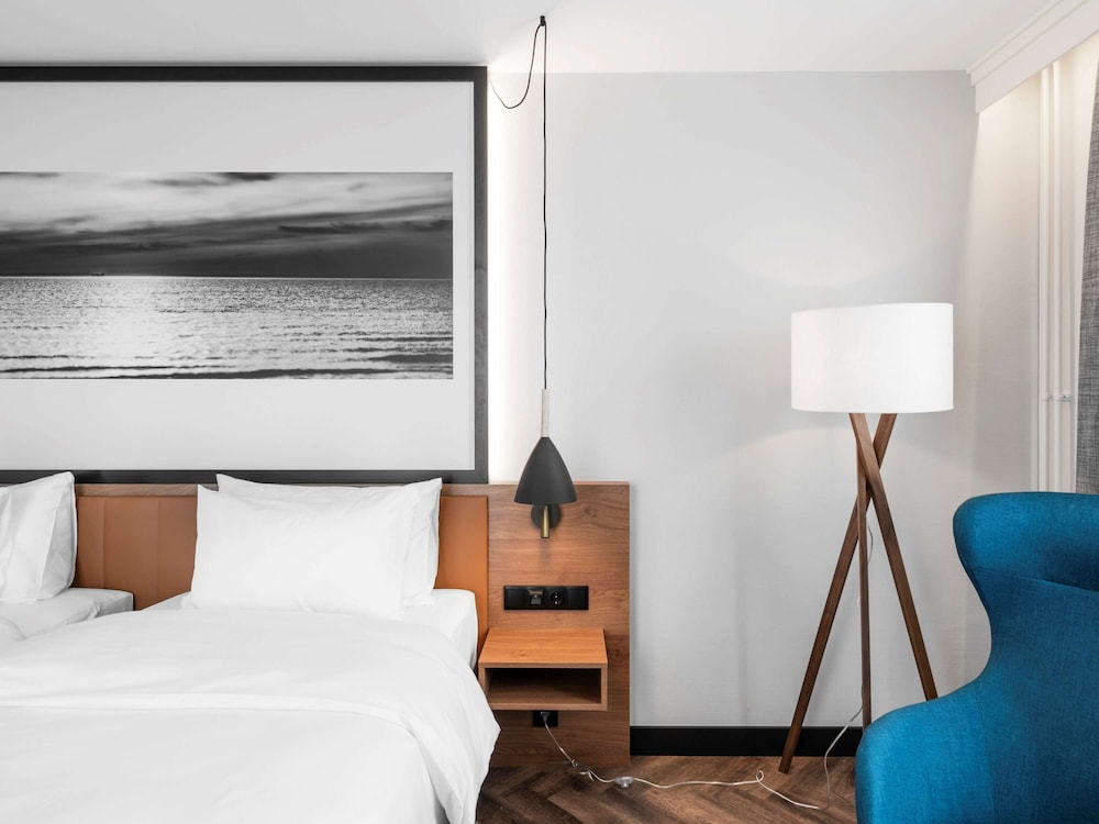 Privilege, Room, 1 Queen Bed - Photo 6