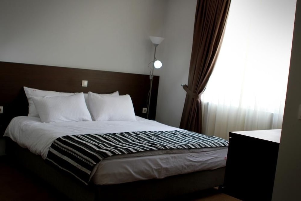 Triple Room, 1 Queen Bed with Sofa bed, Lake View