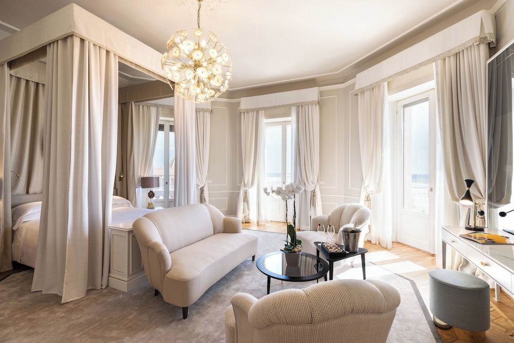 Suite, Sea View (Prince, Front)