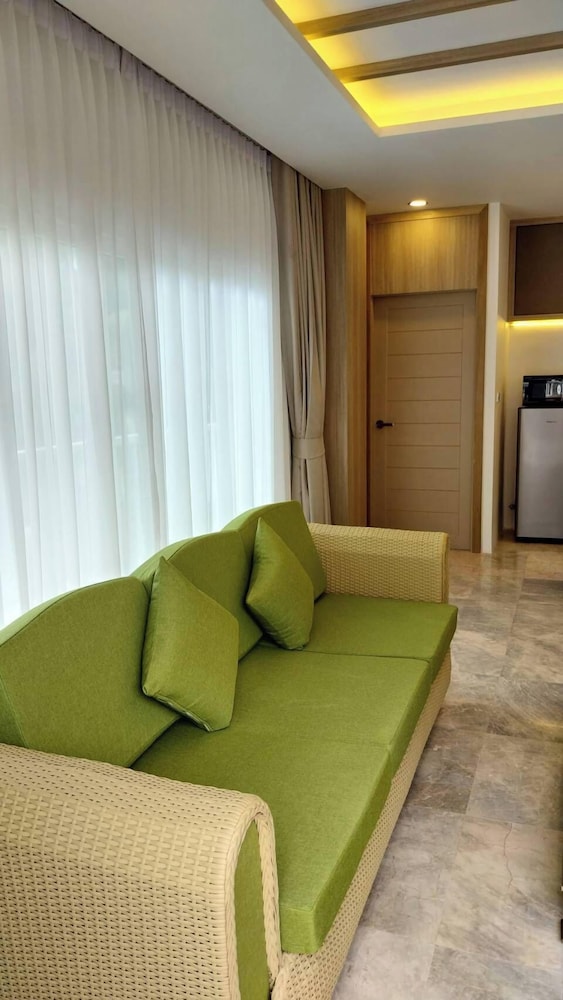 New 1 Bedroom Junior Suite - Photo 18