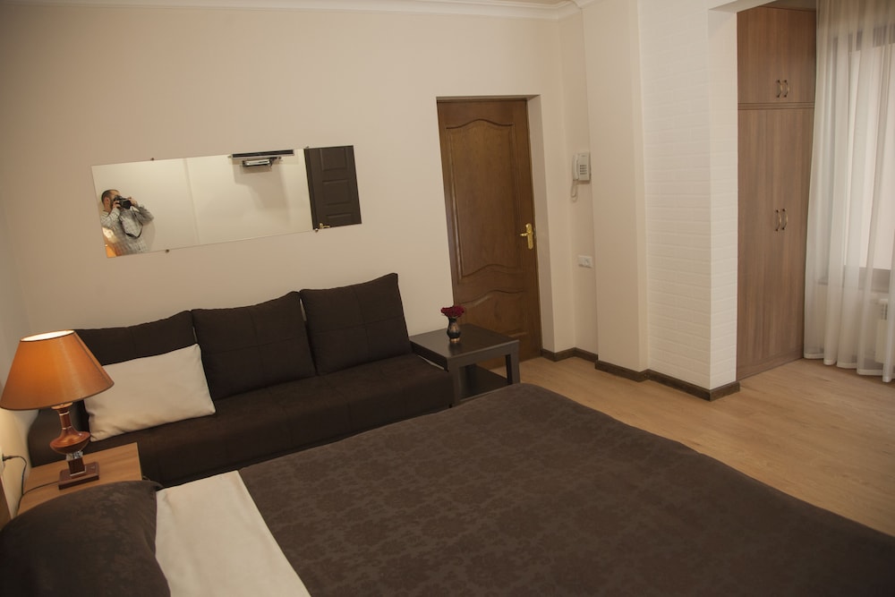 Exclusive Twin Room, Terrace, Pool View photo 2