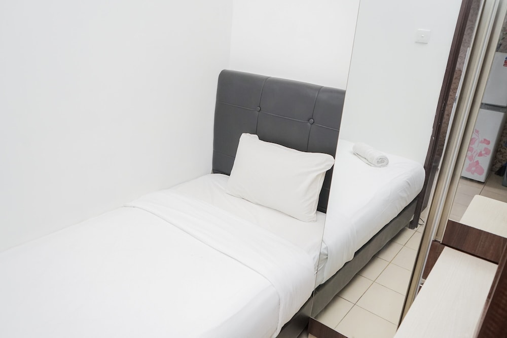 Room - Photo 14