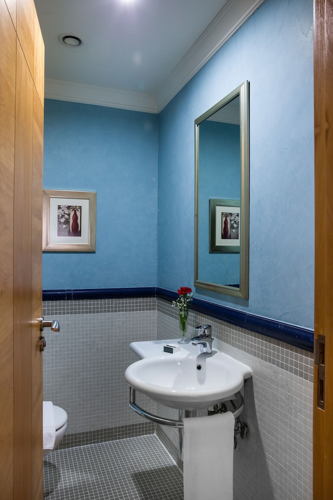 Deluxe Suite, 1 King Bed photo 3
