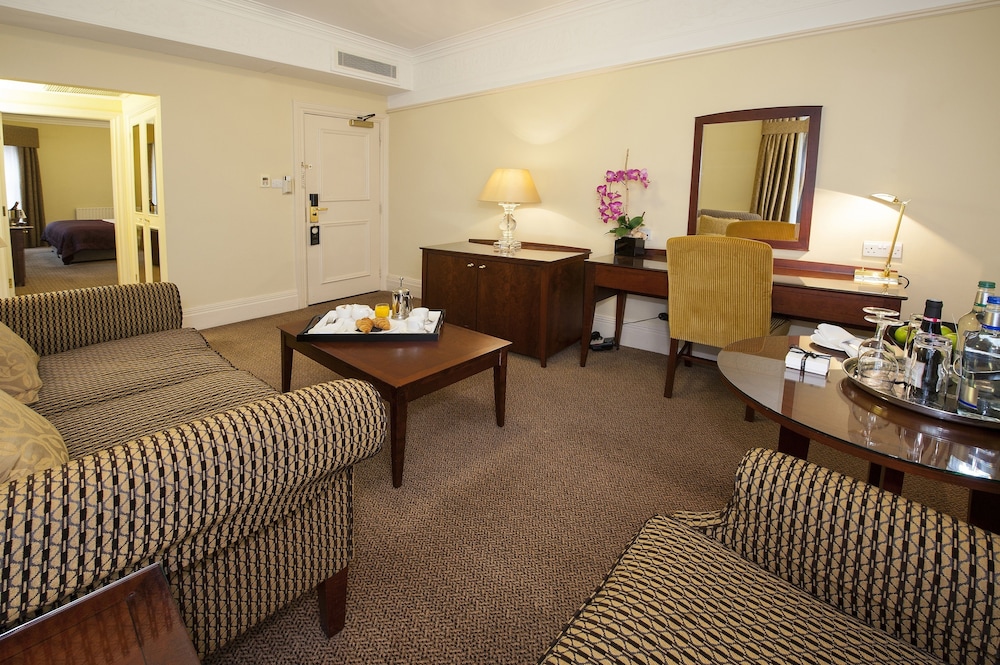 Suite, 1 Double Bed - Photo 3