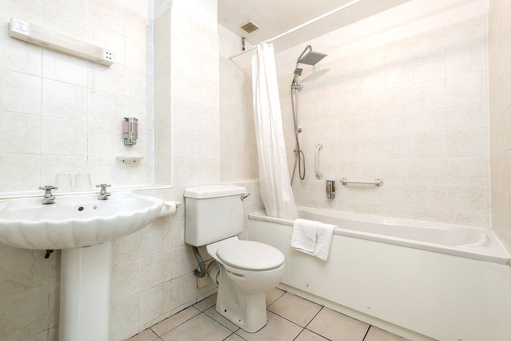 Standard Triple Room photo 3