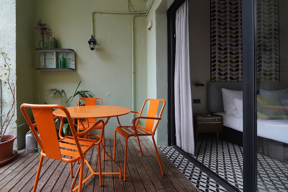 Medium Room with Terrace photo 2