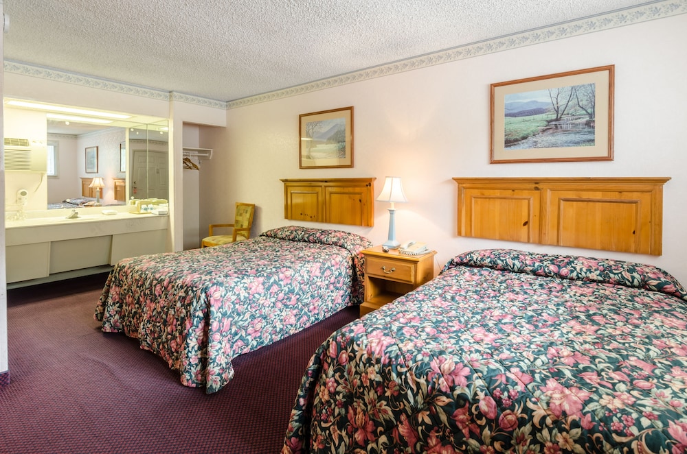 Standard Room, 2 Double Beds