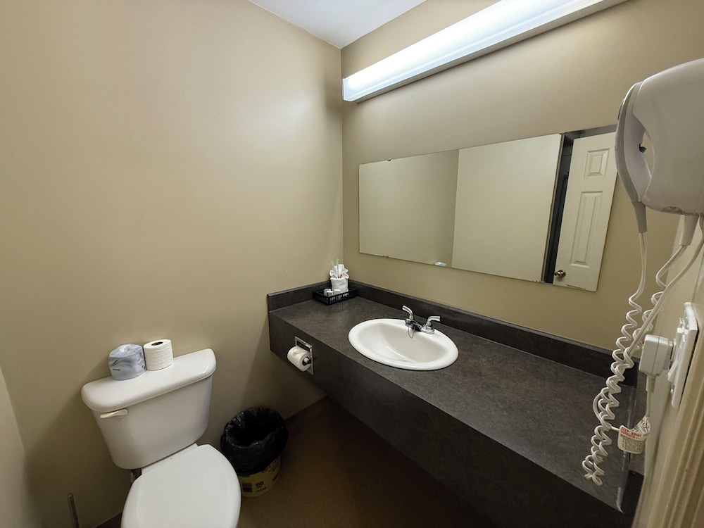 Basic Single Room, 1 Double Bed photo 3