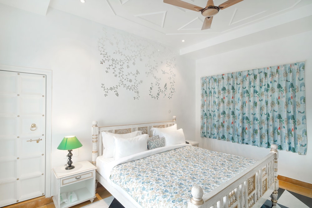 Premier Room, Lake View