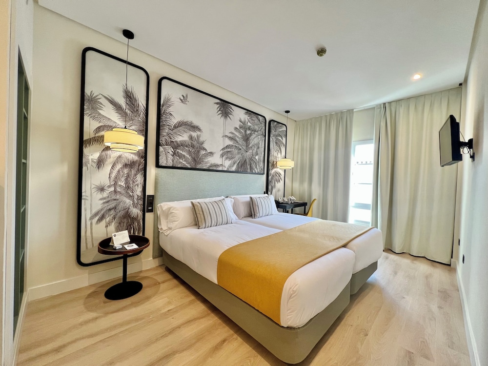 Double or Twin Room - Photo 4