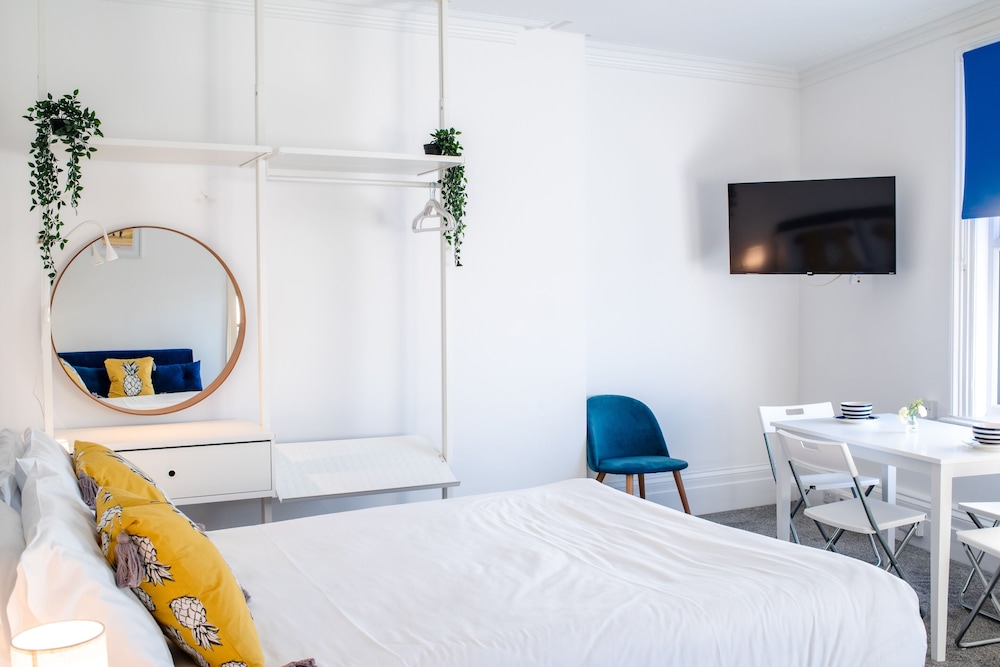 Economy Apartment, Ensuite photo 2
