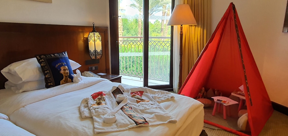 Deluxe Suite, 1 King Bed