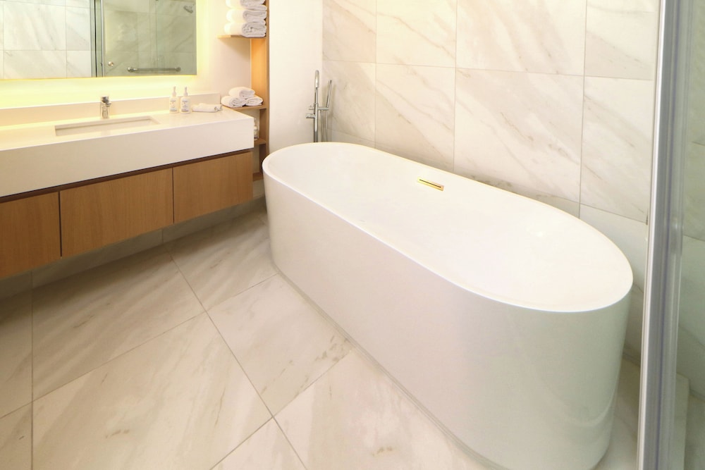 Suite, 1 Bedroom (Primary)