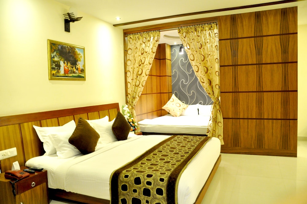 Premium Room, 1 Bedroom, Refrigerator photo 1