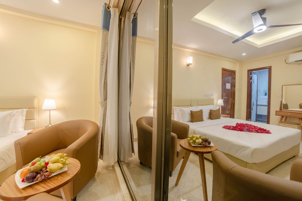 Deluxe Partial Seaview King/Twin with Balcony (Free Return Airport Transfer and Breakfast Included) - Photo 3