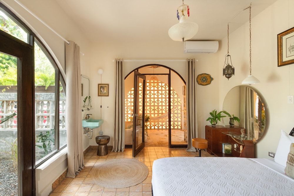 Romantic Suite, 1 King Bed, Terrace, Garden View