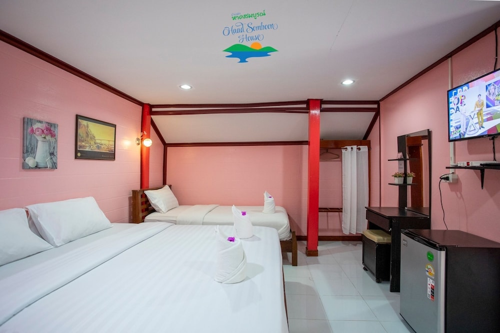 Standard Triple Room, Balcony, Garden View