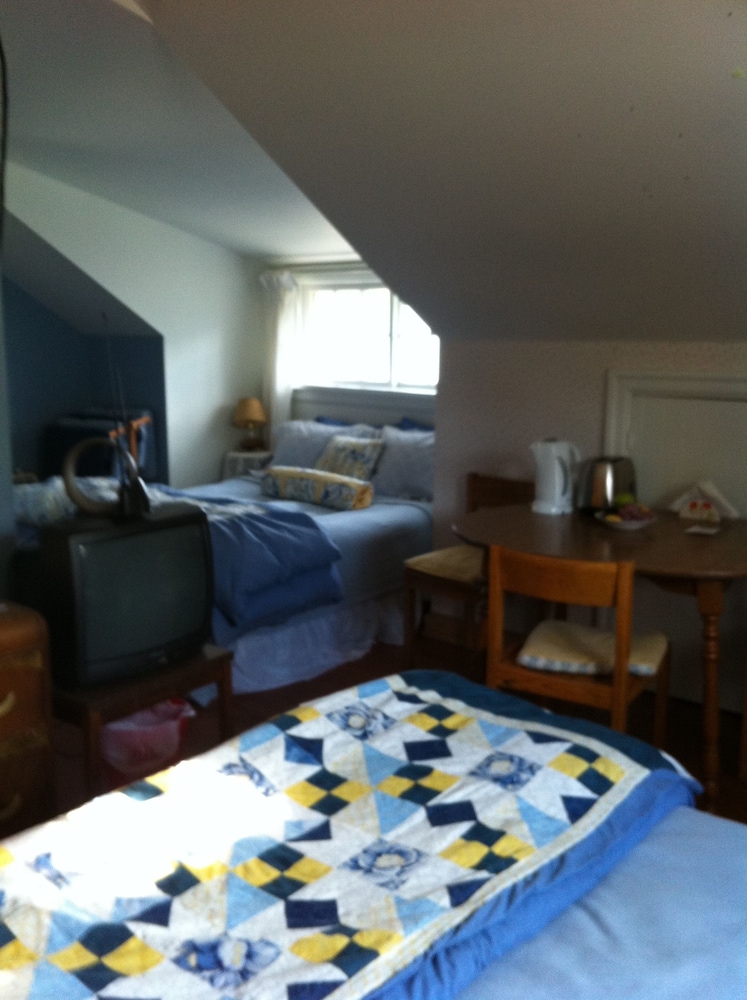 Family Double Room Single Use, 2 Queen Beds photo 1
