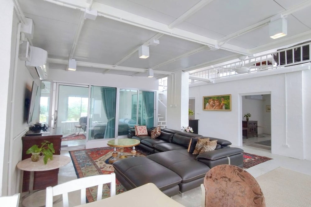 Penthouse - Photo 5
