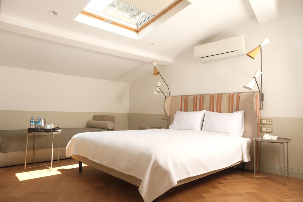 Junior Suite with Balcony and Sea View photo 1