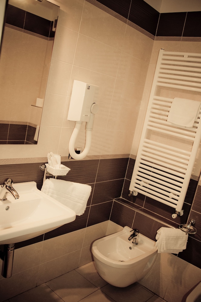 Triple Room - Photo 5