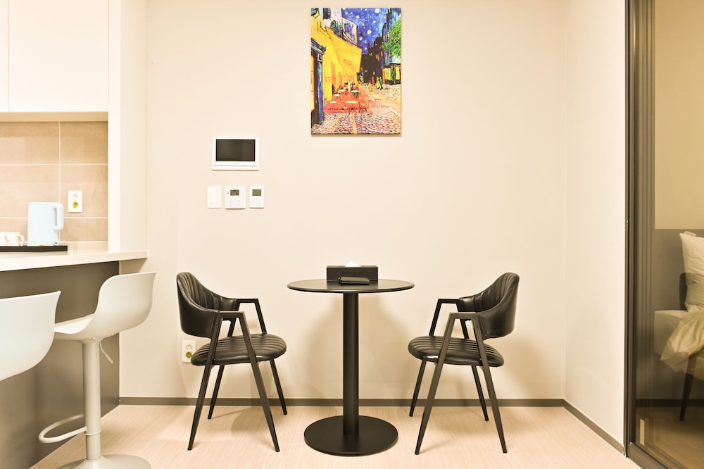 Premium Double Room - Photo 9