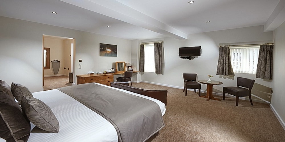 Superior Room (King/Twin) - Photo 2