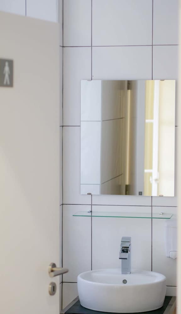 Twin Room, Shared Bathroom photo 3