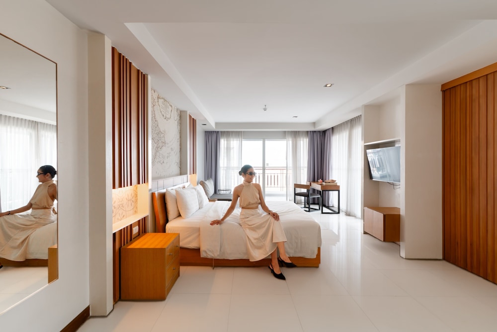 North Wing Suite High Floor - Photo 3