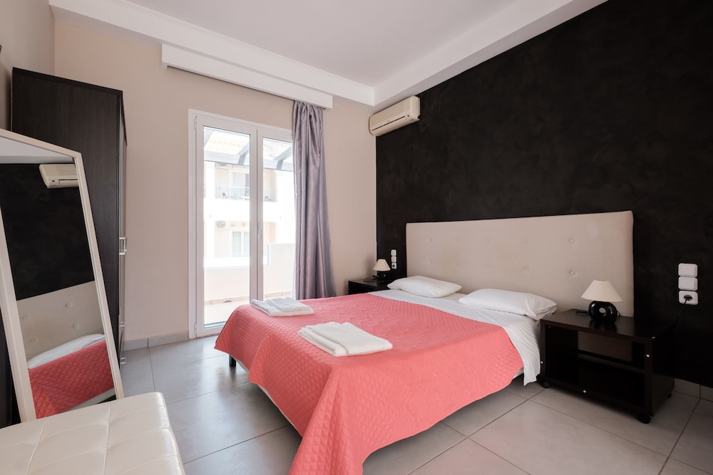 Deluxe Double Room, Pool Access