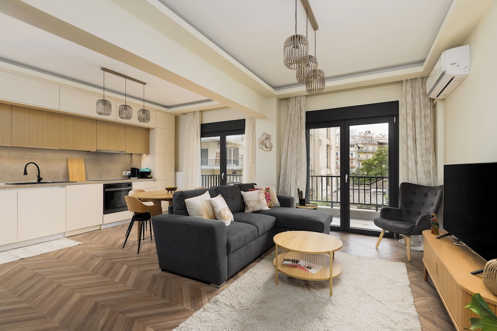 Apartment, 2 Bedrooms, Balcony, City View