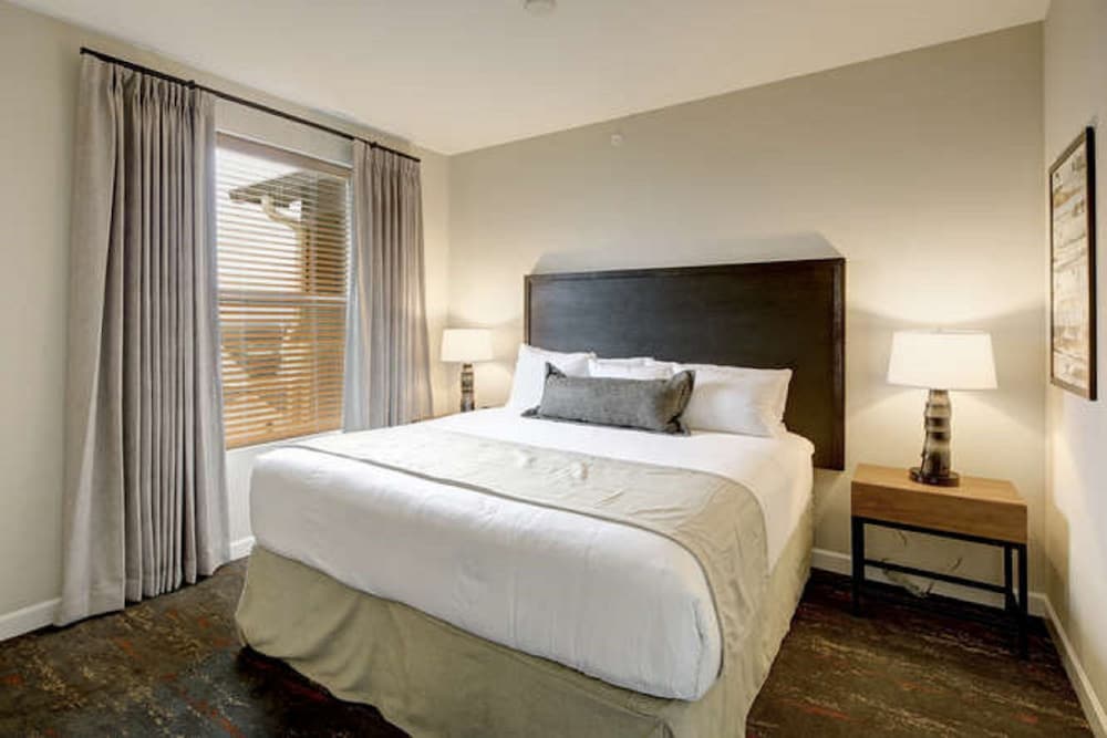 Standard Condo, 1 Bedroom, Kitchen