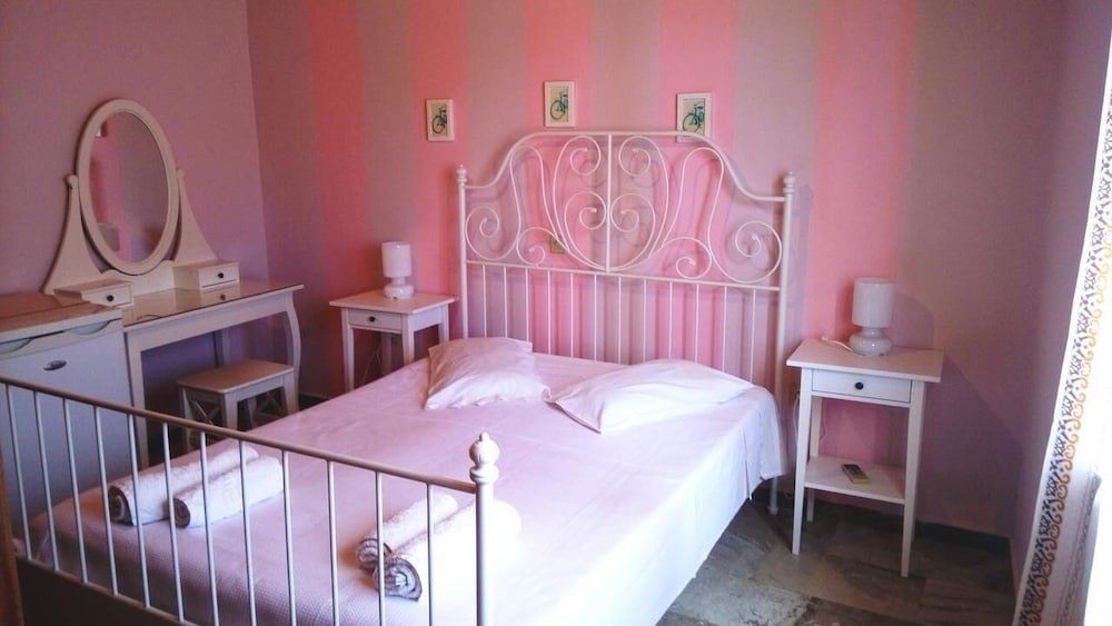 Basic Double Room, Mountain View photo 1