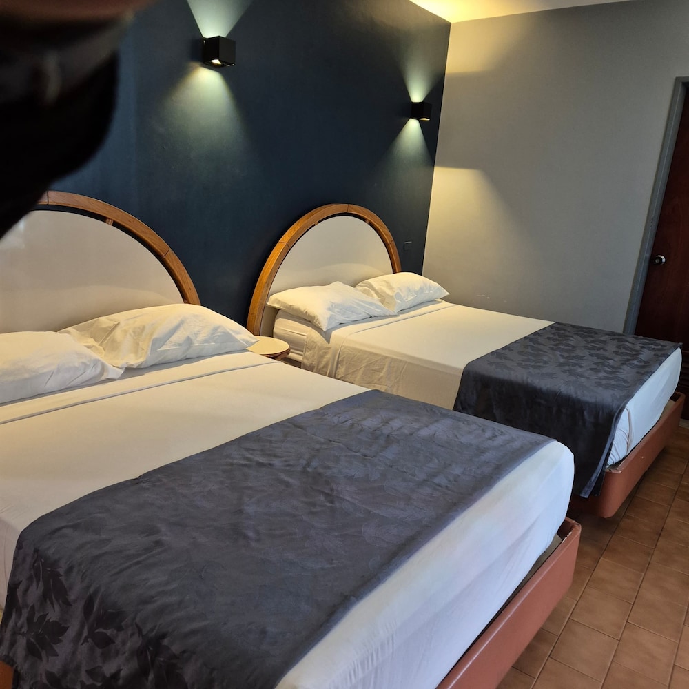 Deluxe Quadruple Room photo 1
