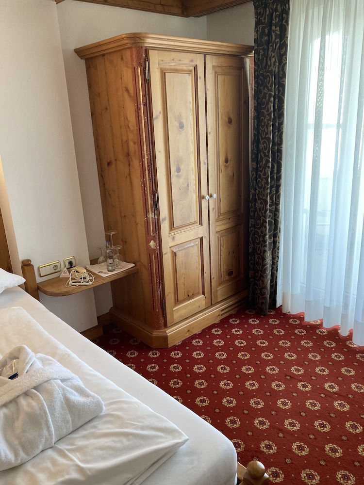 Basic Single Room, 1 Twin Bed photo 3