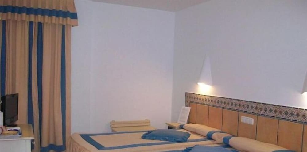 Economy Twin Room without Terrace photo 2