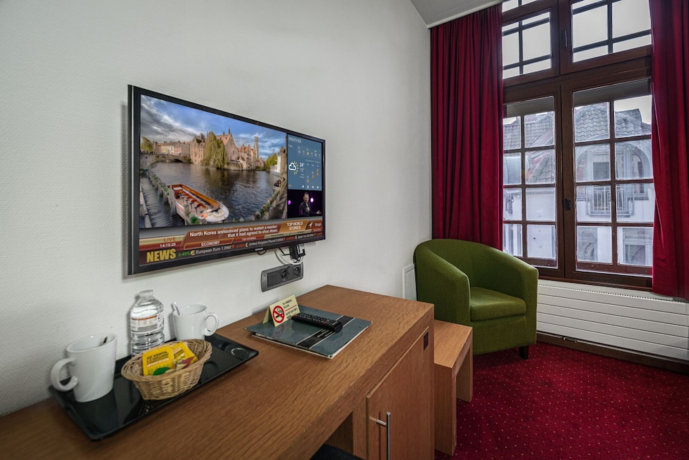 Standard Double or Twin Room - Photo 10
