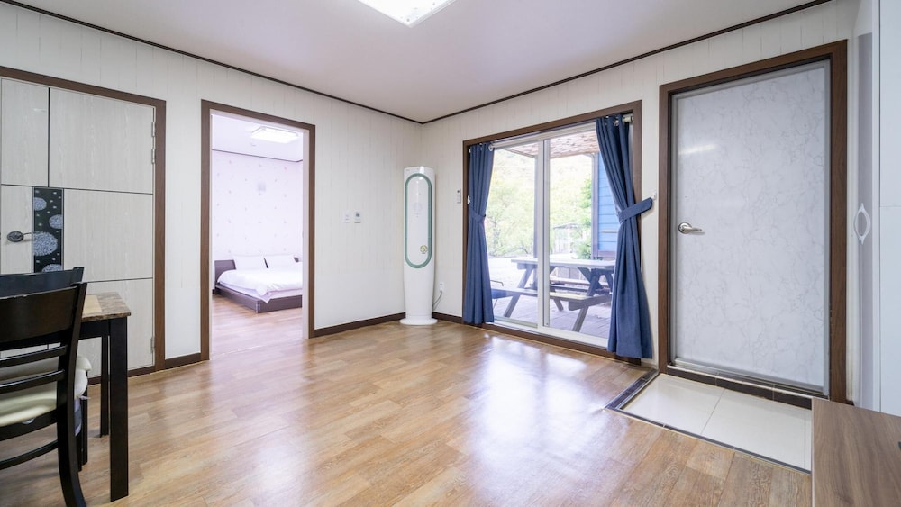 Basic Room, 1 Bedroom (orangedog 1floor)