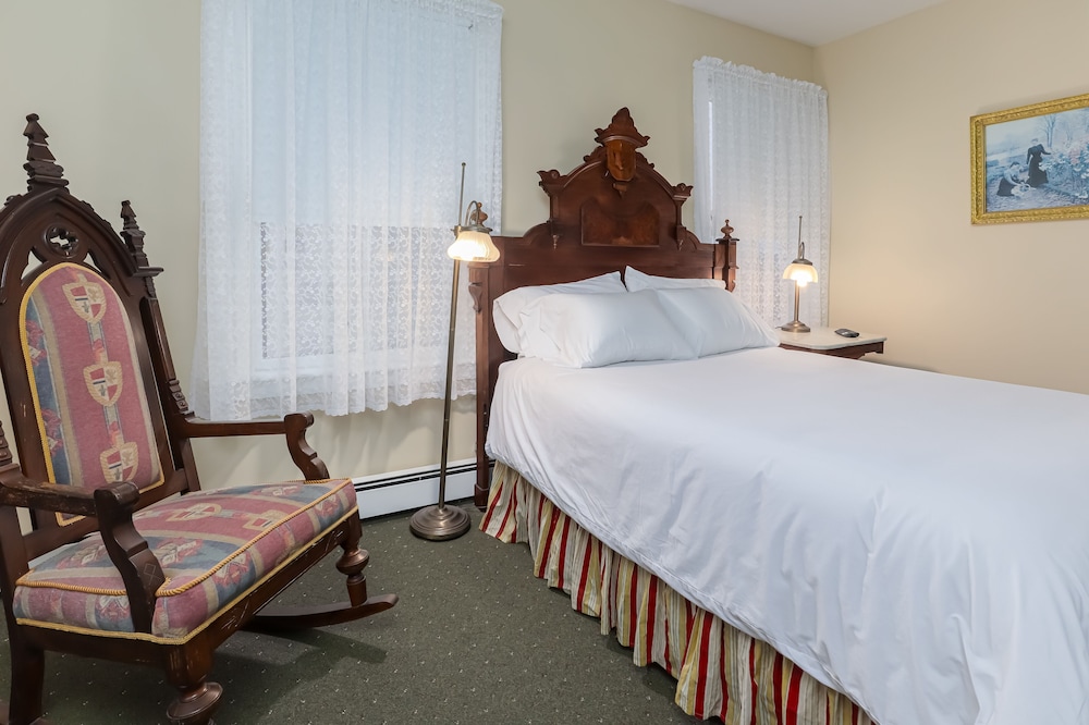 Room (Ellen F. Page Suite)