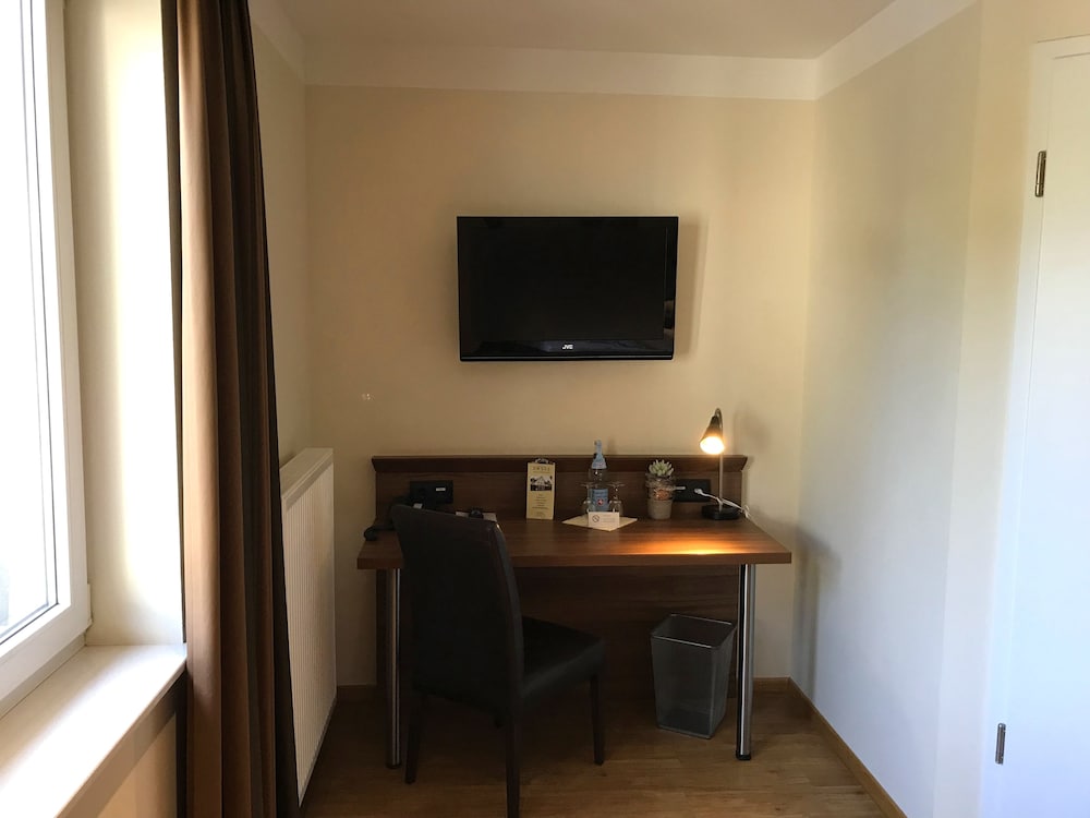Double or Twin Room photo 3