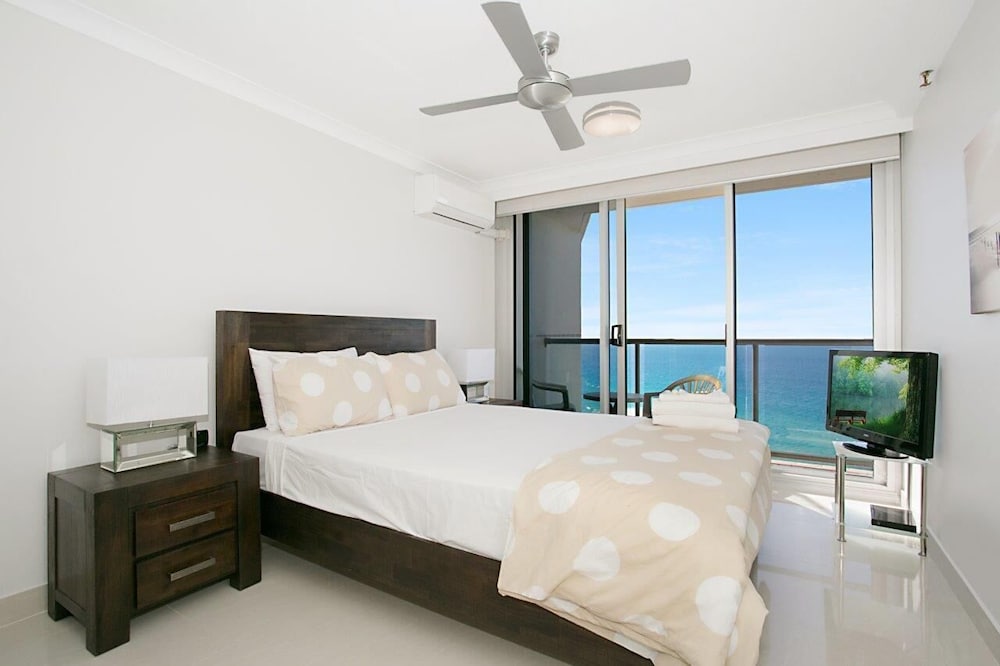 Premium Two-Bedroom Apartment with Ocean View photo 2