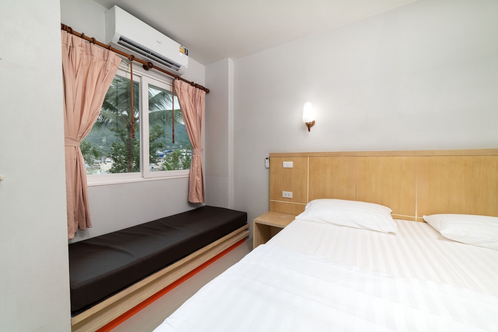 Deluxe Double Room - Photo 11