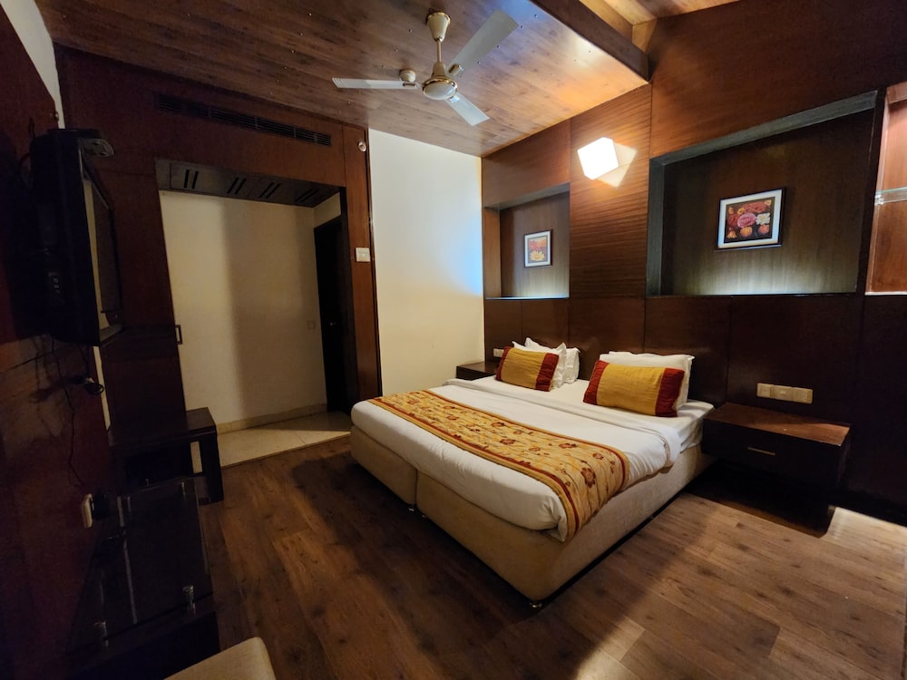 Elite Cabin