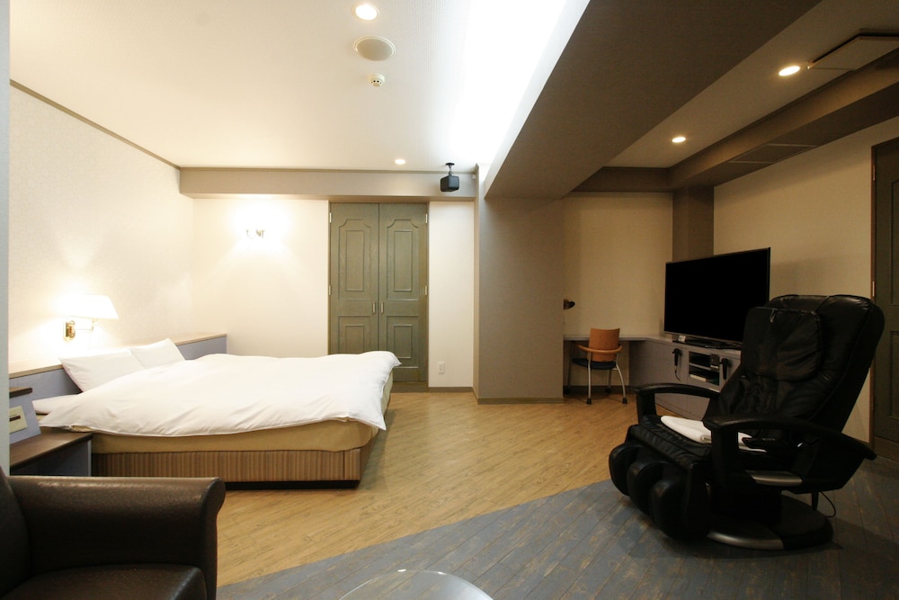 City Double Room, 1 Bedroom, Smoking, Bathtub (A1)
