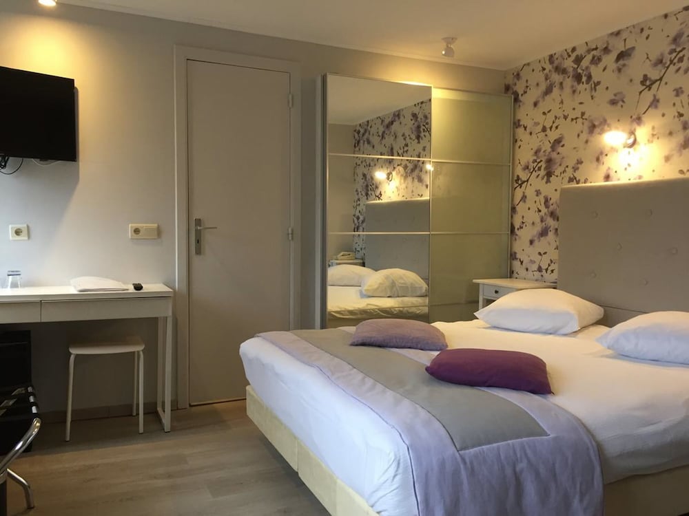 Economy Double Room photo 1