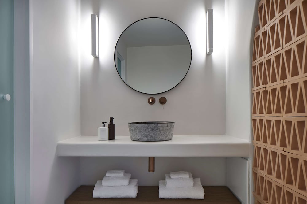 Element Suite - Photo 11