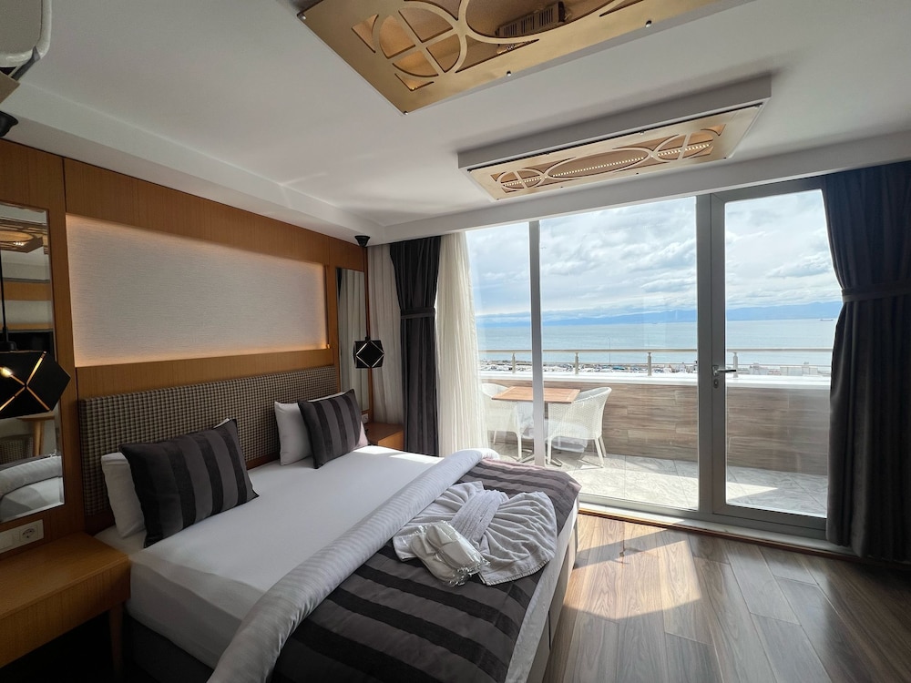 Standard Double Room, Balcony, Sea View photo 1