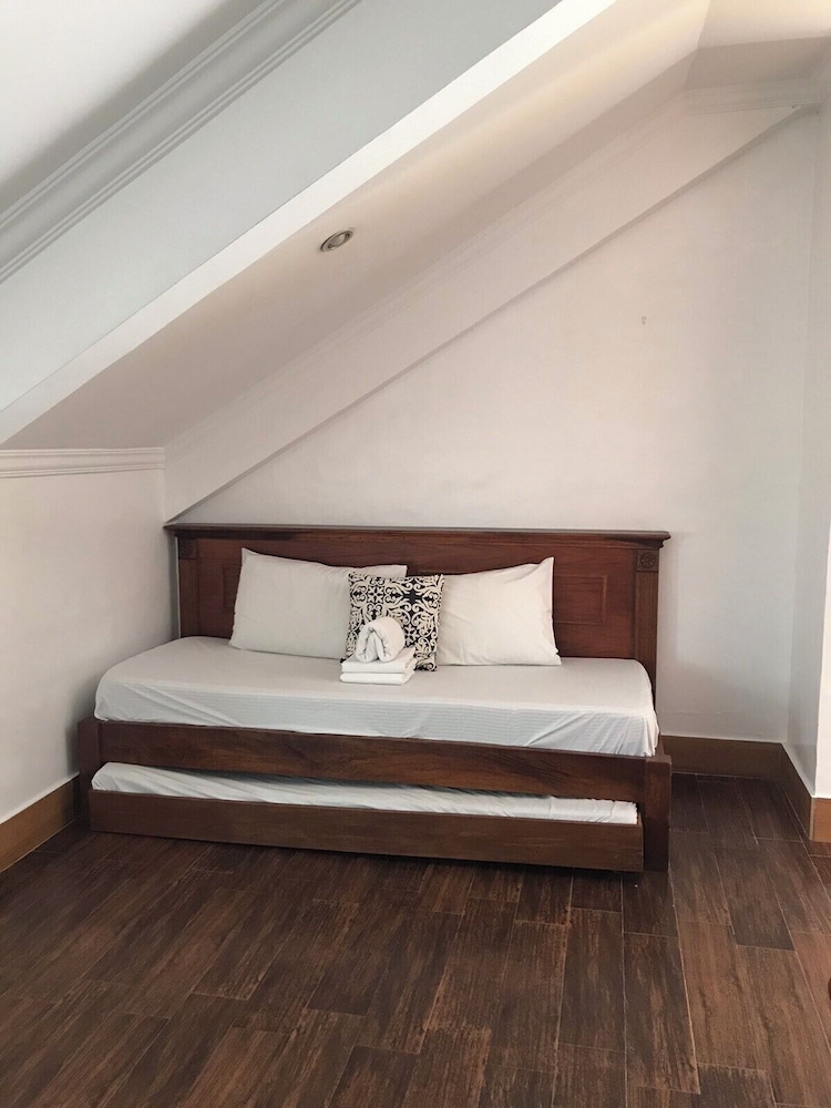 Apartment with Loft - Photo 8