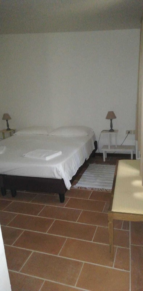 Grand Apartment, 2 Double Beds, Garden View photo 2